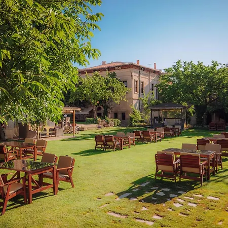 Hotel Melis Cave